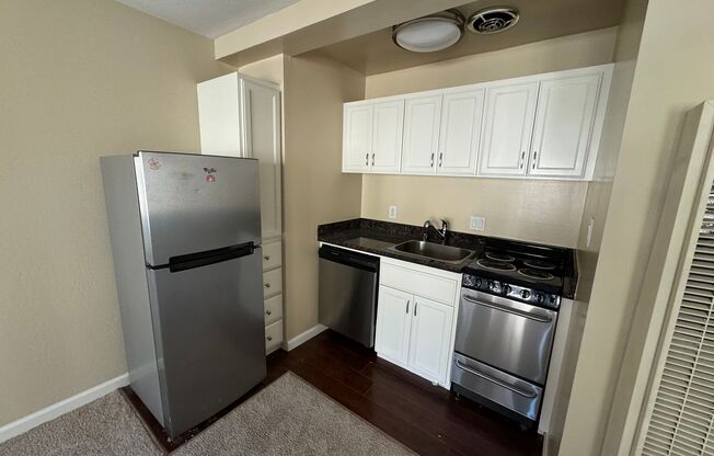 Studio, 1 bath, 360 sqft, $2,350