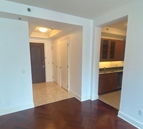 1 bed, 1 bath, 725 sqft, $4,000, Unit 701