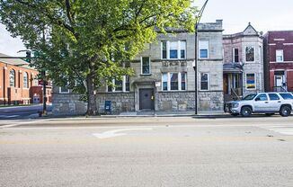 3560 W Cermak
