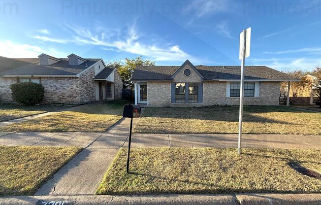 AVAILABLE NOW!!! Very Nice 3 Bedroom Dallas Half Duplex in Duncanville ISD