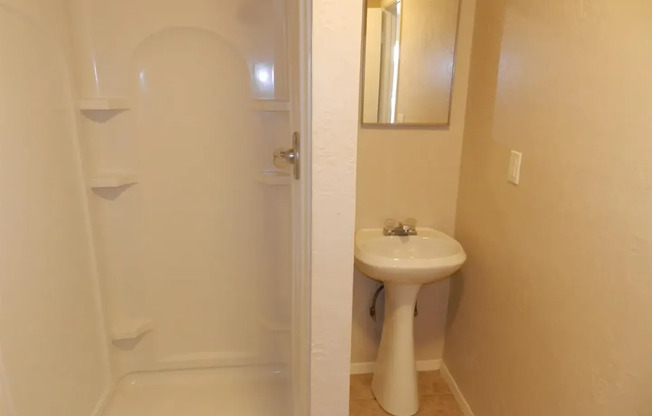 3 beds, 2 baths, $1,100