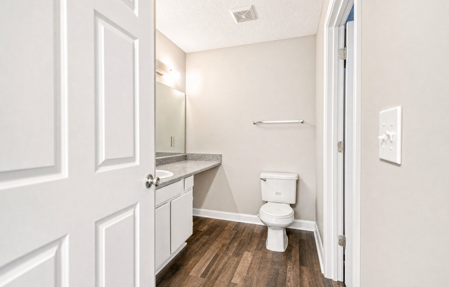 2 beds, 1.5 baths, 921 sqft, $975, Unit 506