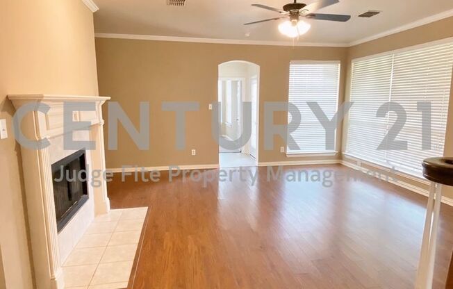 Spacious 2-Story 5/4/2 on Cul-de-sac in Garland Fore Rent!