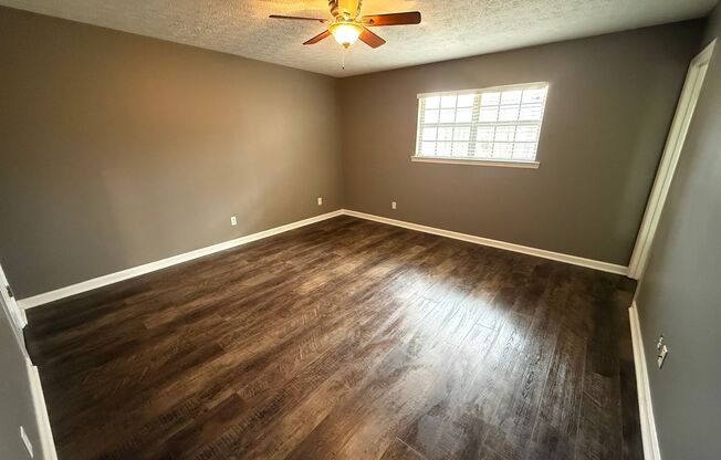 2 beds, 2 baths, $1,200, Unit 14 Conifer Ring