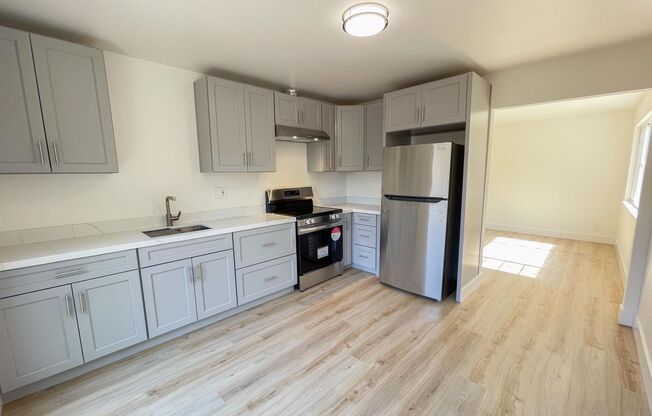 2 beds, 1 bath, $2,600, Unit Unit C