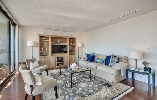 2 beds, 2 baths, 1,255 sqft, $5,300, Unit 1002