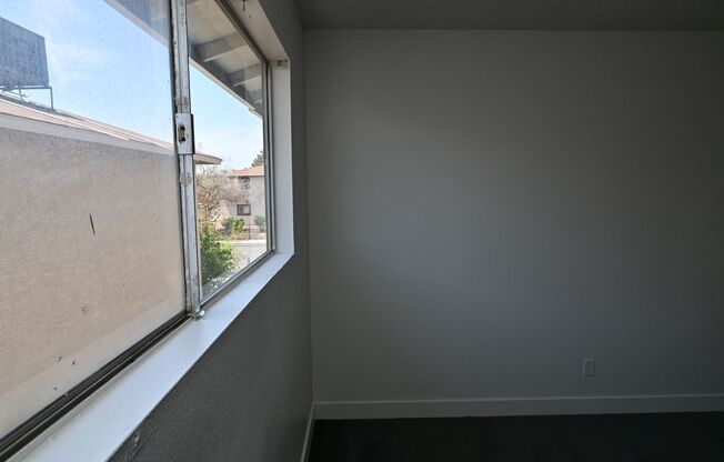 2 beds, 1 bath, $1,200