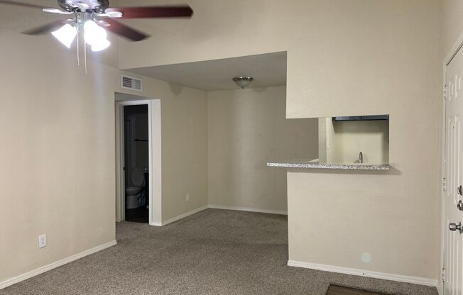1 bed, 1 bath, 703 sqft, $875, Unit 2122