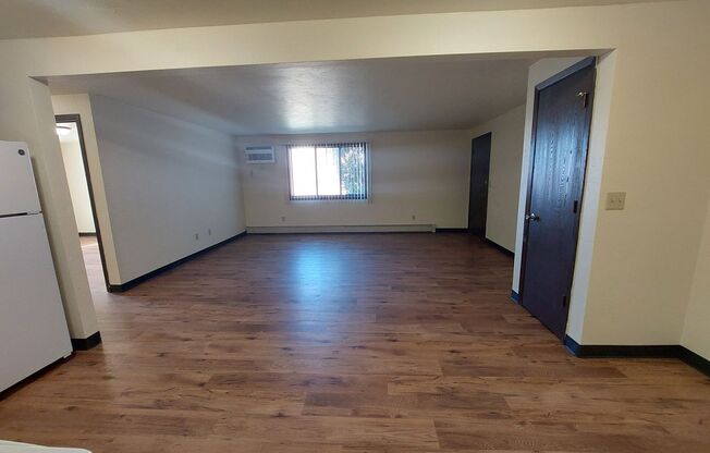 1 bed, 1 bath, 824 sqft, $929