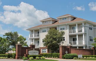 Condo at Southmoor in Ridgely Manor Available NOW!! Open Floor-Plan! Some Utilities Included!