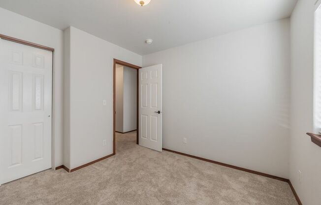 3 beds, 2.5 baths, $1,695, Unit #A