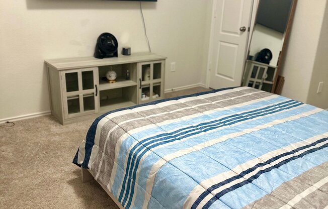 1 BOLLARDPOINT LN