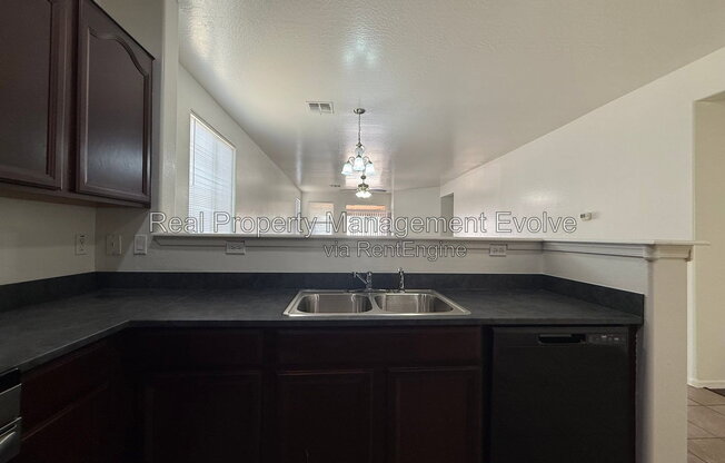 3 beds, 2 baths, 1,914 sqft, $1,975