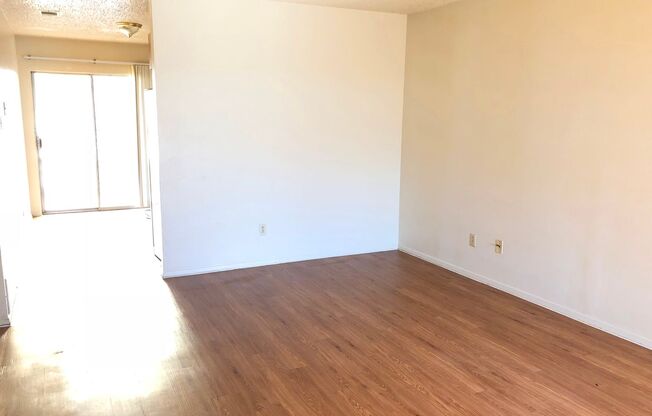 2 beds, 1 bath, 840 sqft, $695