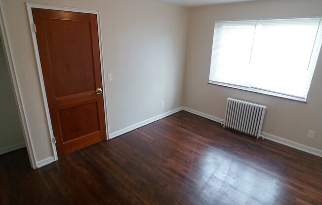 1 bed, 1 bath, 750 sqft, $900, Unit Apt 2