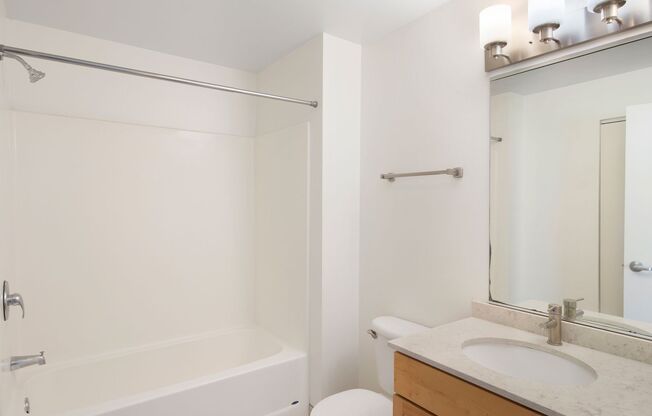 2 beds, 1 bath, 1,045 sqft, $2,300, Unit 0610