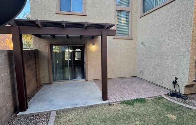 3 beds, 2.5 baths, $2,095