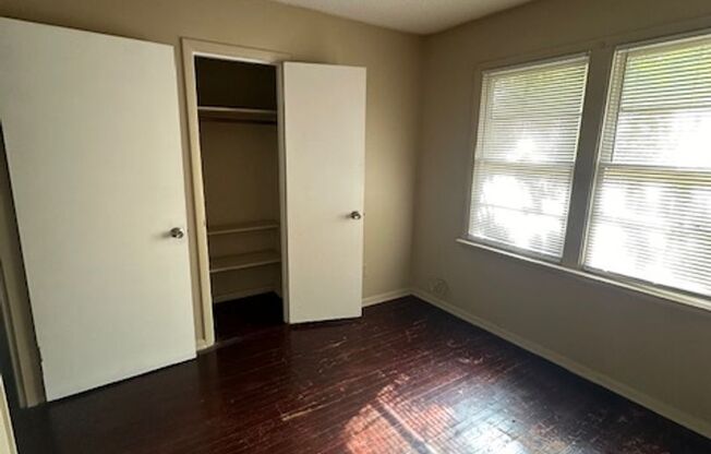 4 beds, 1 bath, $1,195