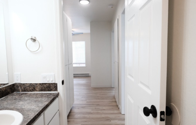 Cedars in Sweethome ** Walk in Closets, on site laundry in a lovely Community