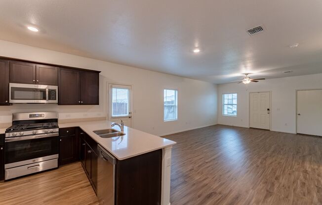 Contemporary 3bd/2ba in SouthEast Austin!