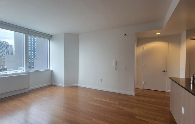 2 beds, 2 baths, 986 sqft, $6,395, Unit 11G