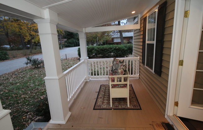 2 beds, 1 bath, $2,900