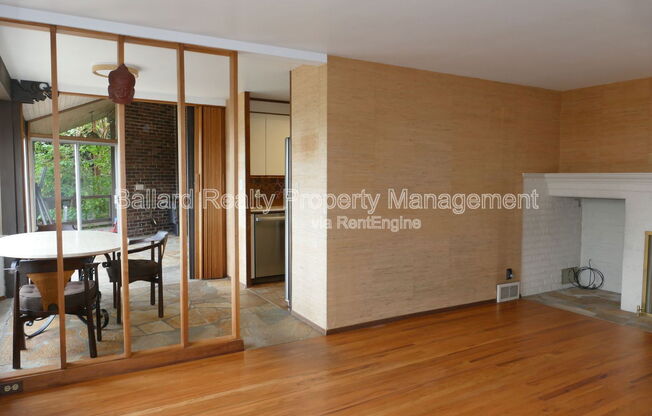 3402 37 AVE W