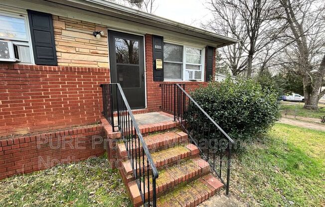 6001 INGLESIDE DR