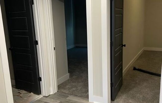 3 beds, 1 bath, 1,000 sqft, $1,175, Unit 1262-2