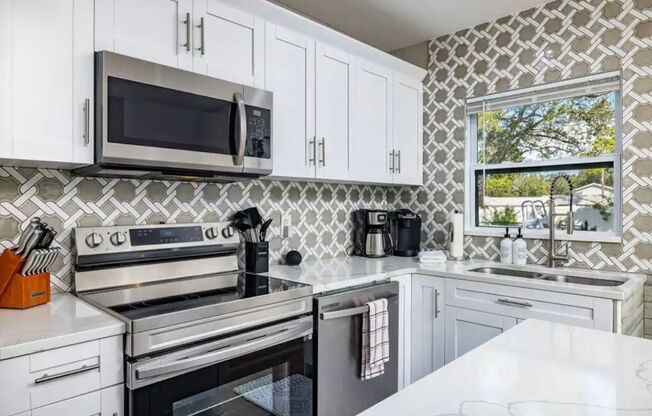 Beautiful 3 Bedroom Largo Home with Large Yard - Great Location!