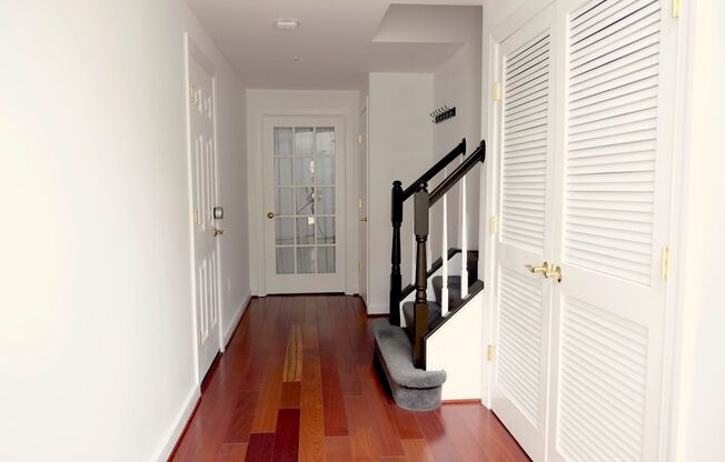 Beautiful Brick Townhouse in Parker Farm!