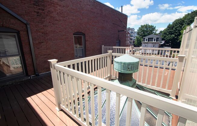 1 bed, 1 bath, $2,295, Unit 440 Central Ave - 202