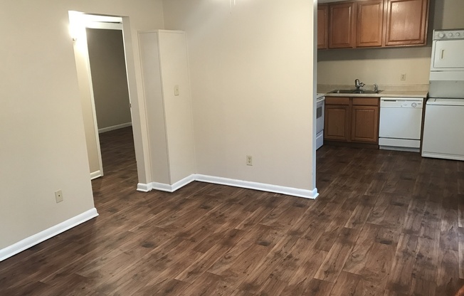 2Bed/1Bath Condo In Jacksonville Beach! Just 9 Blocks From Ocean! REDUCED APP FEE!