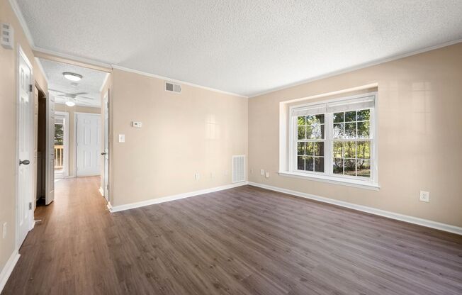 Charming End Unit Townhome near Downtown Durham with 2 Beds/1.5 Baths