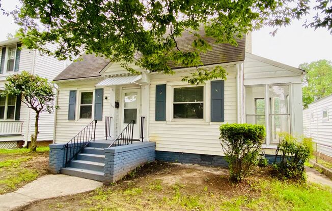 Adorable 2bdrm/1bth Bungalow Conveniently Located in Richmond's Historic Churchill!!