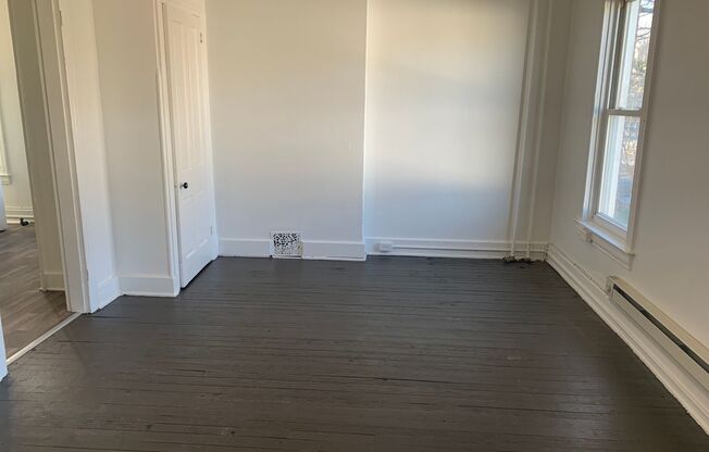2nd Floor Apt. on the Avenues-Parking York City SD