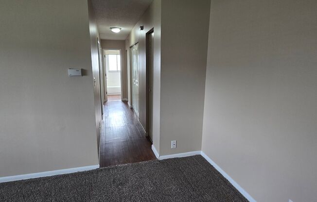 2 beds, 1 bath, 900 sqft, $895, Unit 11