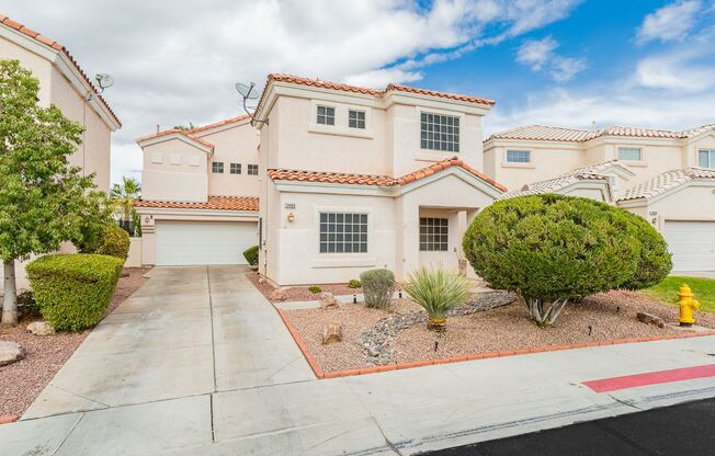 Stunning 4 Bedroom in Henderson with Pool!