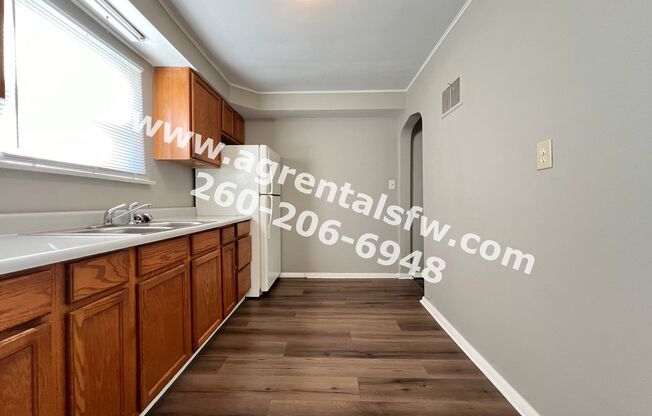 2 beds, 1 bath, 1,040 sqft, $950, Unit #1