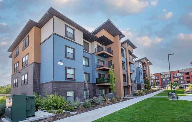 picture of an apartment building