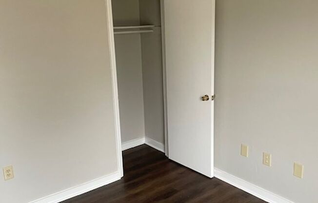 2 beds, 1 bath, 900 sqft, $850, Unit 810