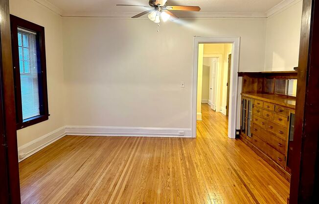 2 beds, 1 bath, 1,000 sqft, $1,325, Unit 302