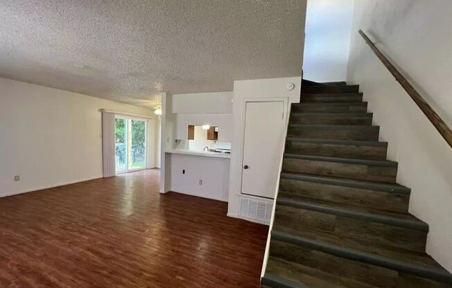 2 bedroom 1.5 bathroom 1 car carport near Texas State University