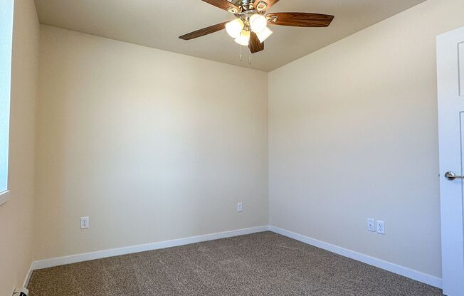 3 beds, 2 baths, 1,092 sqft, $1,595, Unit AT 715-49