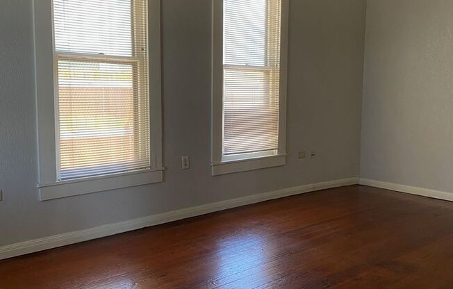 3 beds, 1 bath, $1,350