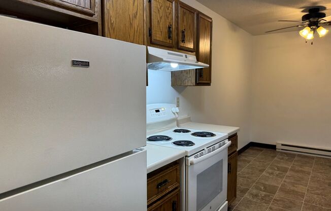 2 beds, 1 bath, 910 sqft, $770, Unit 206