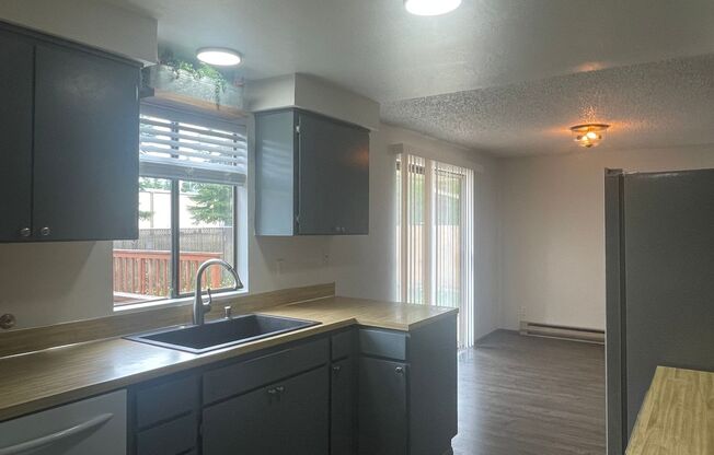 2 beds, 1.5 baths, 1,080 sqft, $2,200, Unit 5