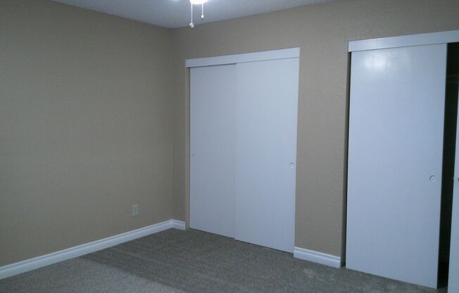 2 beds, 1.5 baths, 900 sqft, $2,400, Unit 48-55D