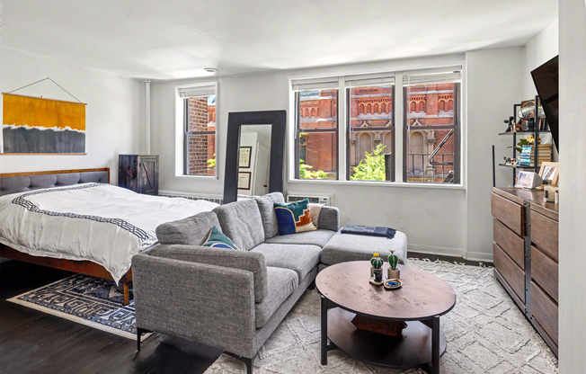 145 E 29 ST