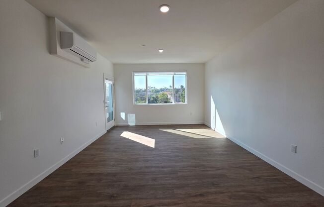 1 bed, 1 bath, 651 sqft, $2,545, Unit 2116-301